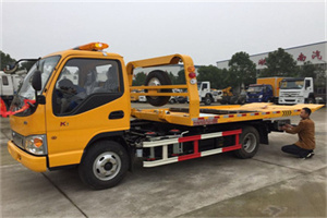 新浦哪里有拖车服务